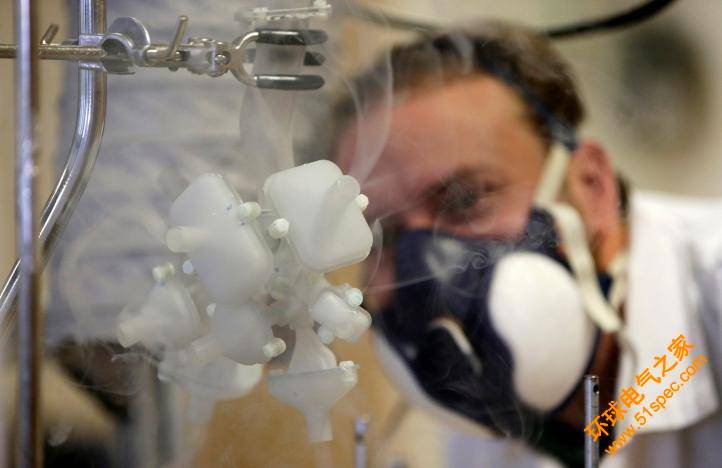 捷克科學家借助3D打印技術做出全功能肺部模型