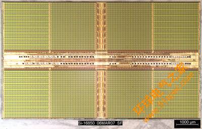 <p><p>圖1:三星的90nm 512Mb DDR2 DRAM(Rev.C)繼續(xù)采用8F2架構(gòu)。